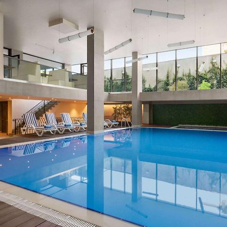 Ramada By Wyndham Tbilisi Old City Esterno foto